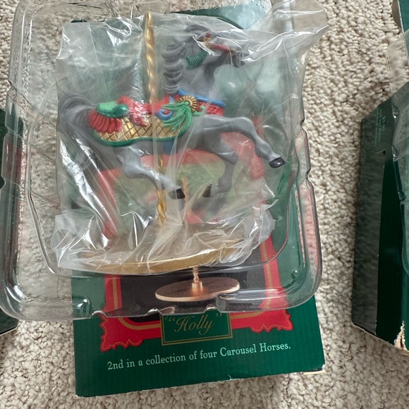 Vintage Full Set Hallmark Carousel Horses 91-94 Snow Holly Star Ginger + Boxes - Picture 13 of 14